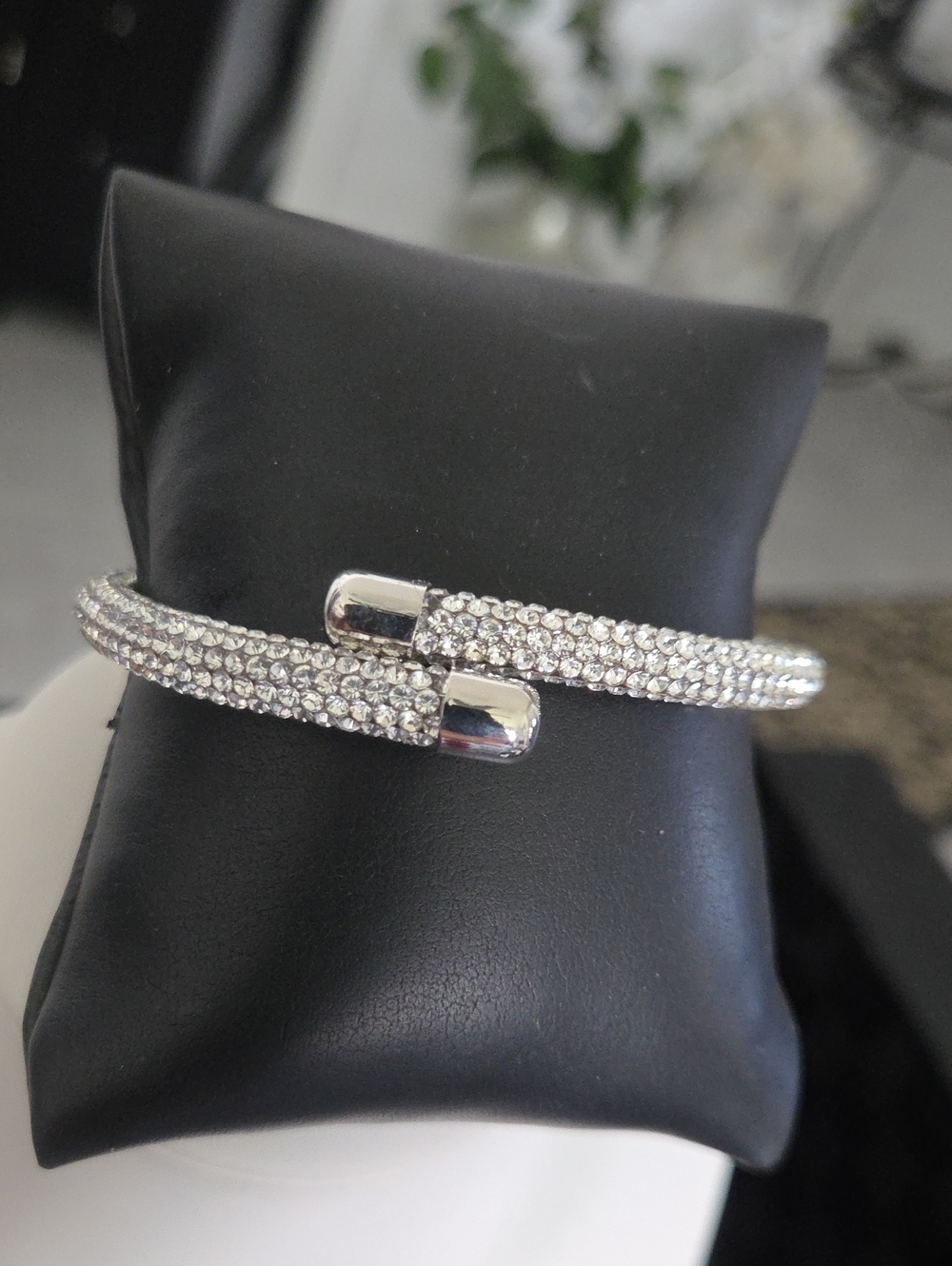 Paparazzi Stageworthy Sparkle White Bracelet NWT